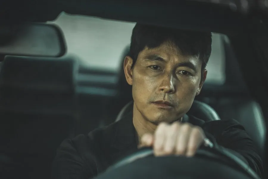 melamun di mobil/mydramalist.com