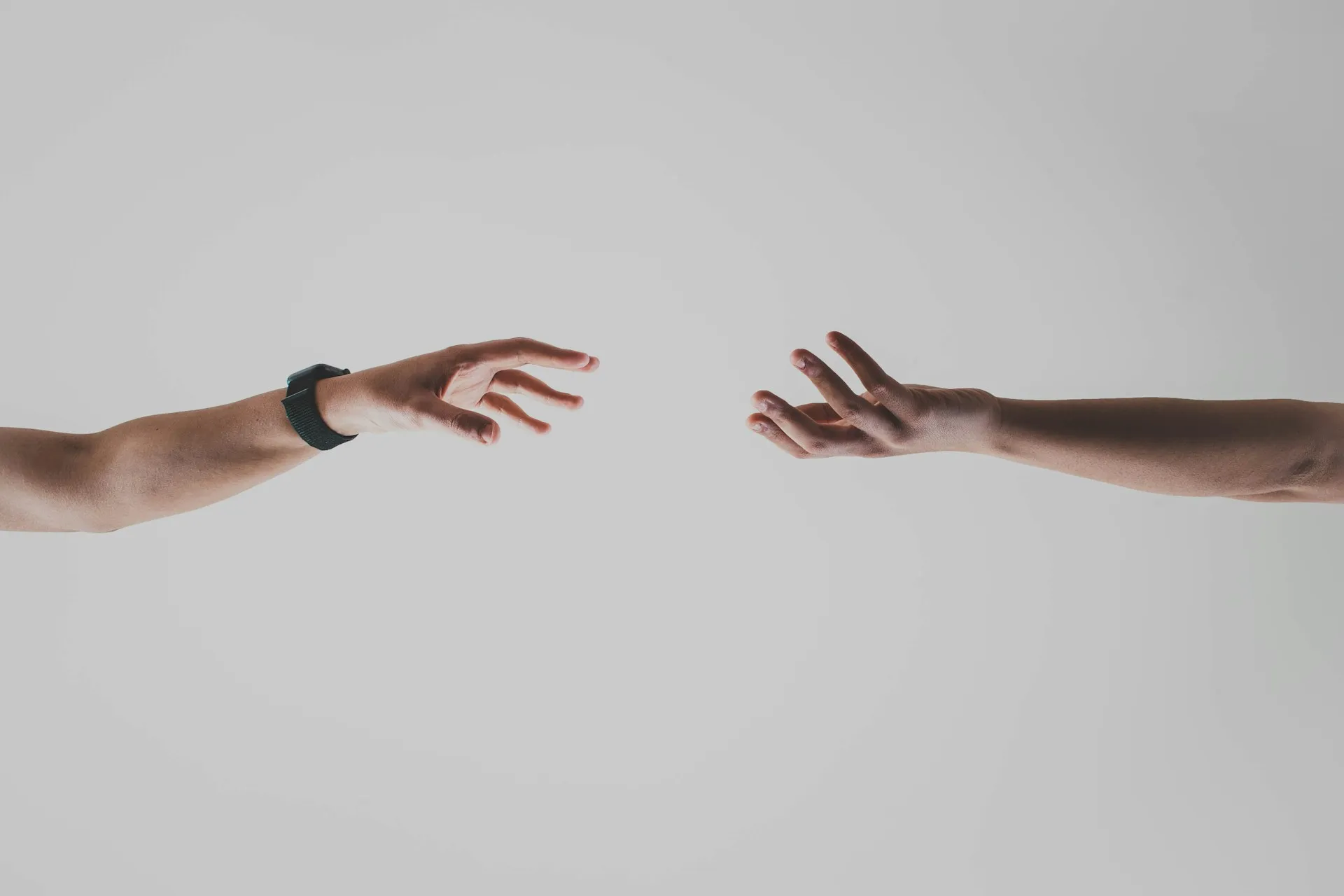 Tangan berpisah (credit: Unsplash)