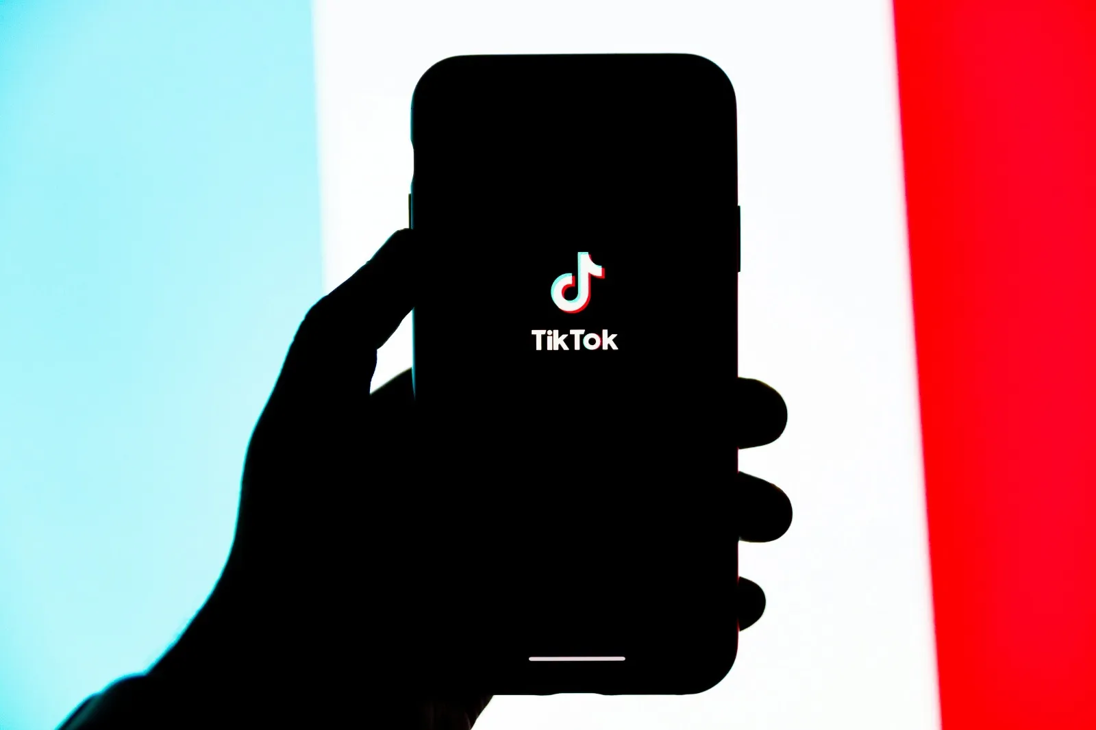 Halaman Awal Saat Aplikasi TikTok Dibuka (credit: unsplash)