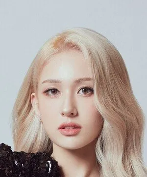 Jeon Somi: Perpaduan Kanada dan Korea yang Memikat