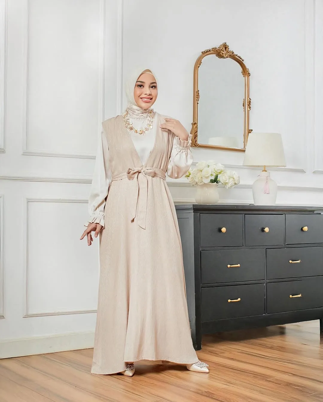 Gaya Hijab ala Aurel Hermansyah. (instagram/aurelie.hermansyah)
