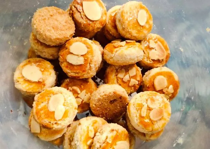Cookies Almond Kelapa (credit: Cookpad Ana Sari)
