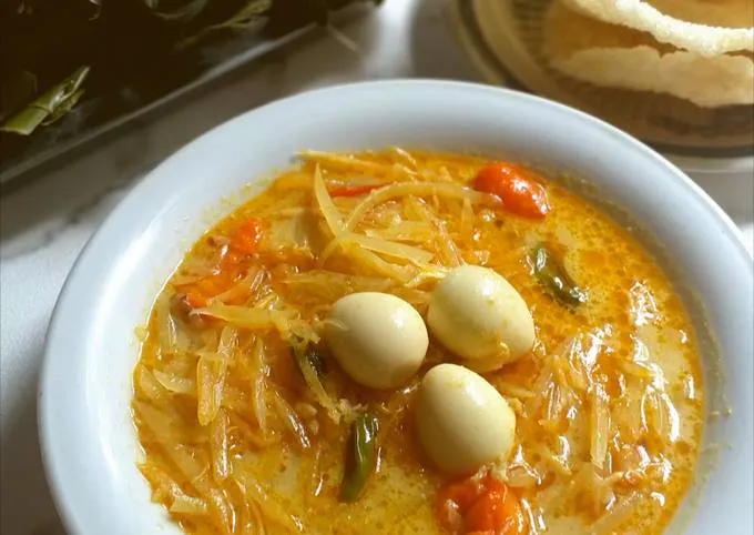 Sayur Pepaya Muda Santan dengan Telur (credit: Cookpad Ika Septi)