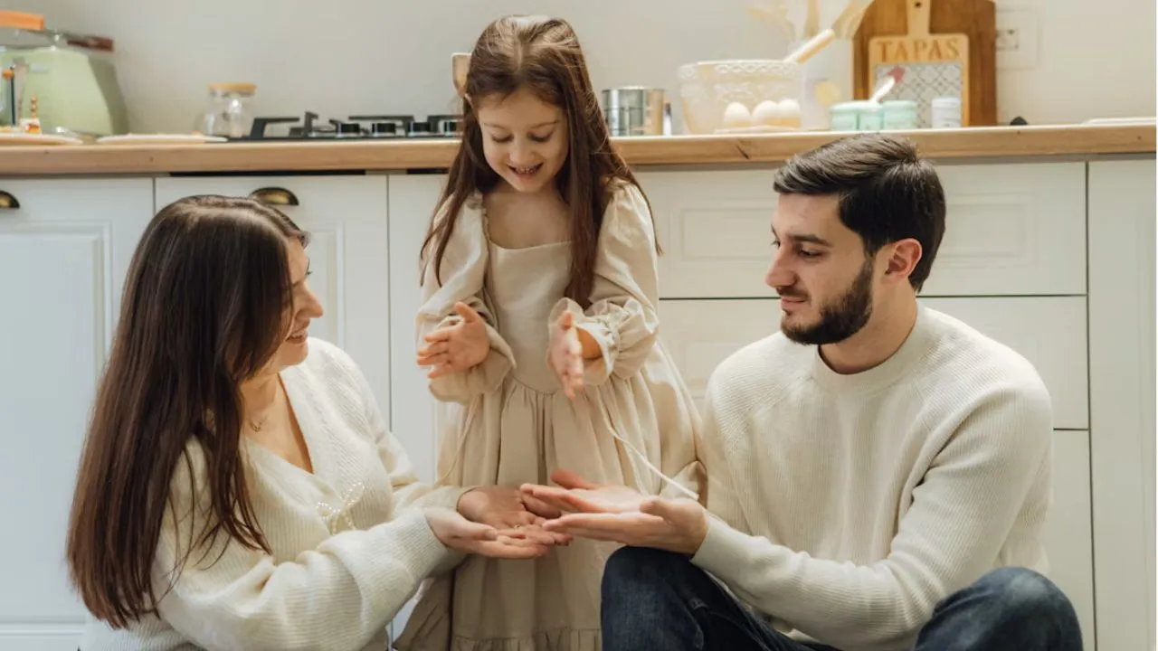 Cara Orang Tua Perlu Mengajari Anak Rendah Hati/Photo by Vitaly Gariev on Unsplash