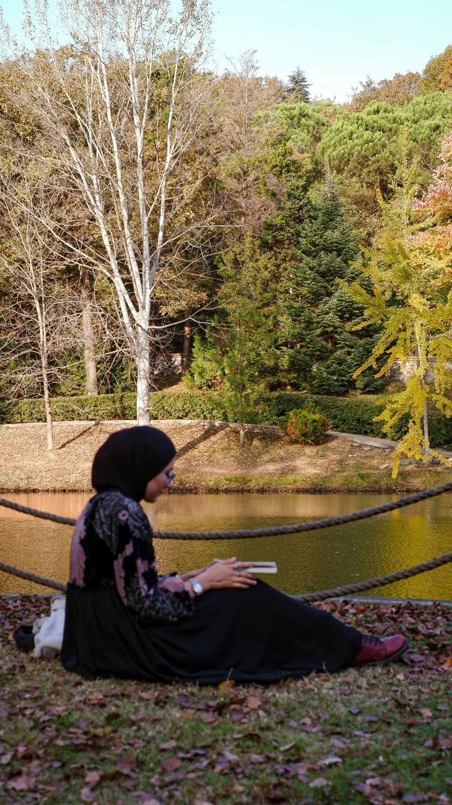 Gamis A-Line Minimalis (credit: unsplash)