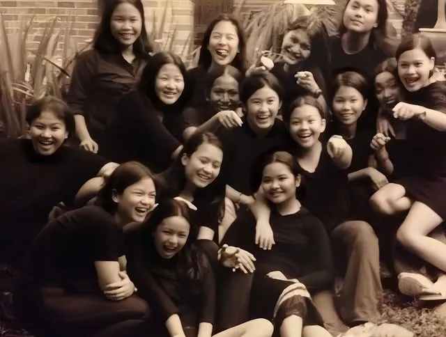 Persahabatan Dian Sastrowardoyo Awet yang Tidak Banyak Berubah (credit: instagram/therealdisastr)