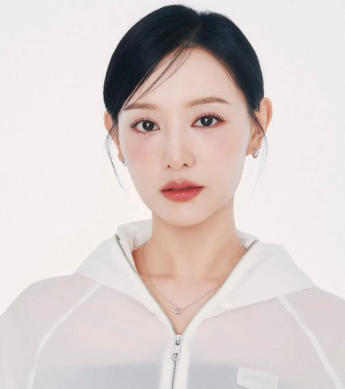 Kim Ji Won tampilkan visual unreal (credit:instagram.com/koreaplace.id)