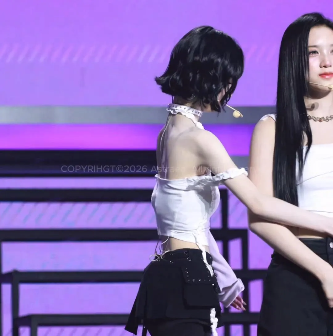 6-potret-terbaru-kim-chaewon-triples-yang-dinilai-terlalu-kurus-bikin