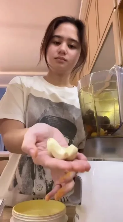 Tissa Biani Masak Rawon Sendiri (Credit: Instagram/tissabiani)