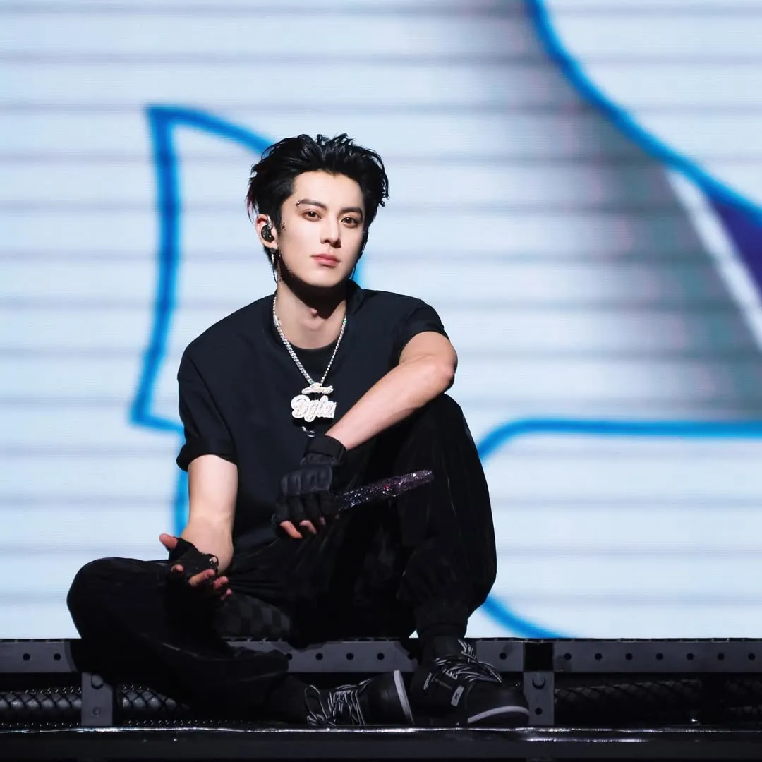 Dylan Wang - instagram.com/@dylan_wang_1220