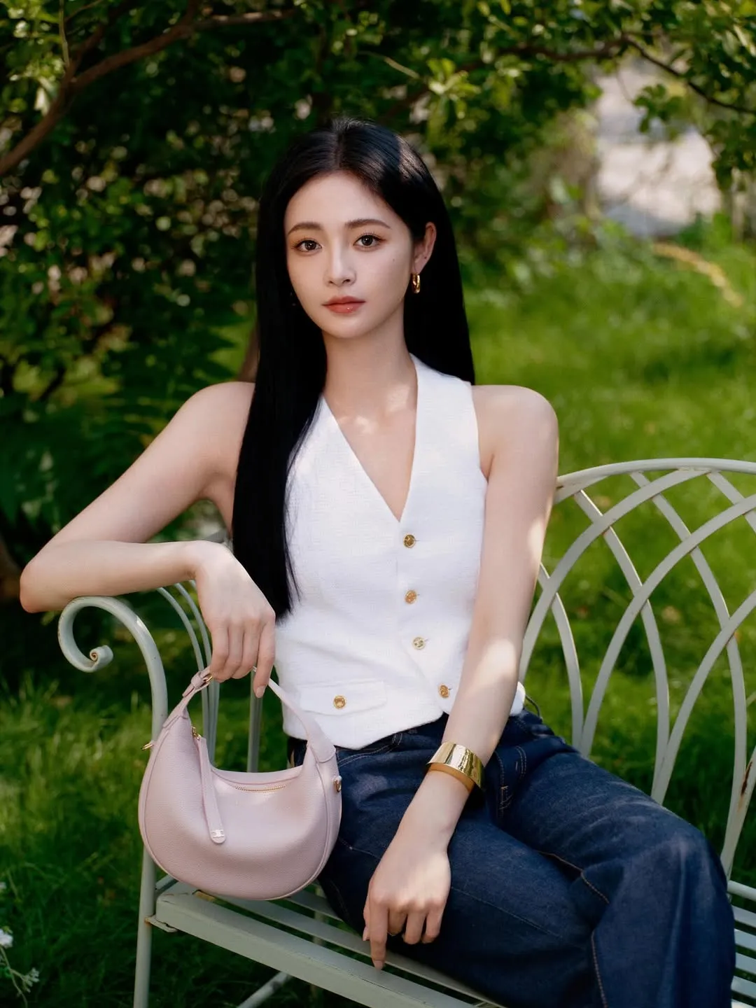 Artis China yang Bermarga Zhou/Instagram @zhou_jieqiong1216