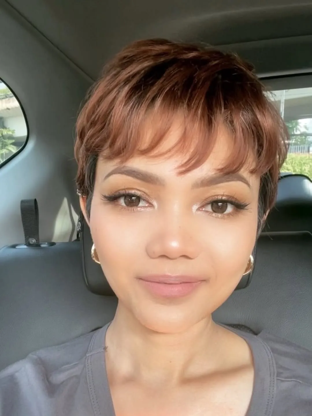 Rina Nose tampil dengan rambut pendek (c) instagram/@rinanose16