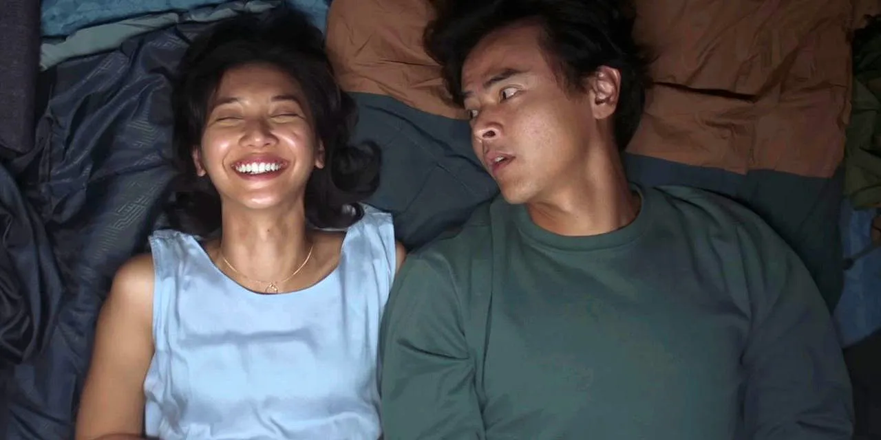 Still film Sore: Istri Dari Masa Depan