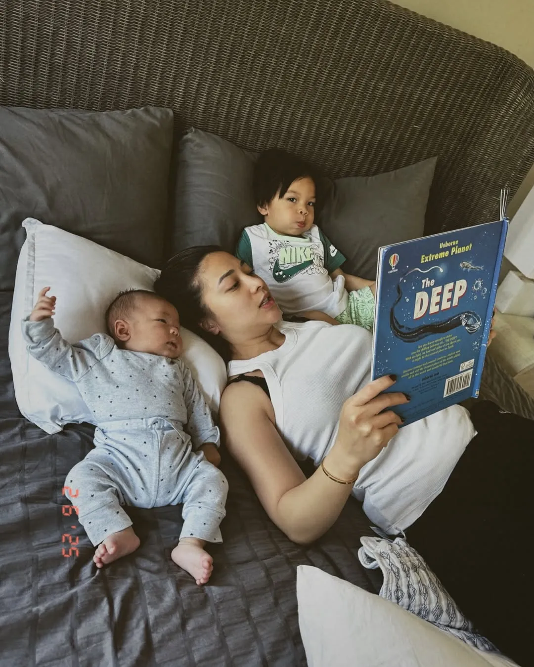 Pemotretan Izza dan Nael Anak Nita Willy (Credit: Instagram/nikitawillyofficial94)