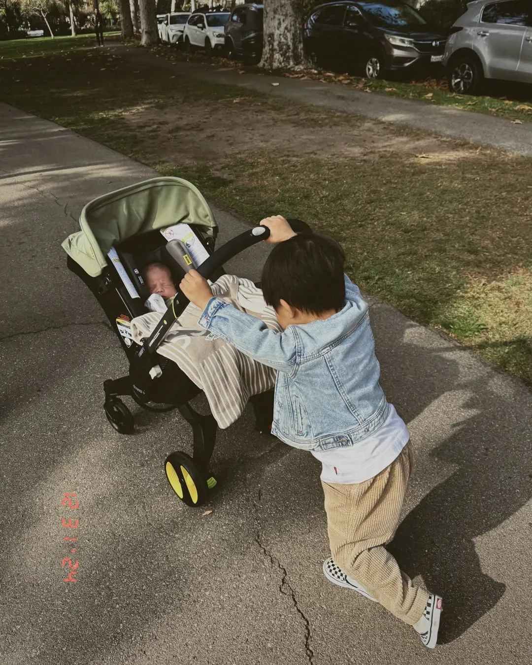 Pemotretan Izza dan Nael Anak Nita Willy (Credit: Instagram/nikitawillyofficial94)