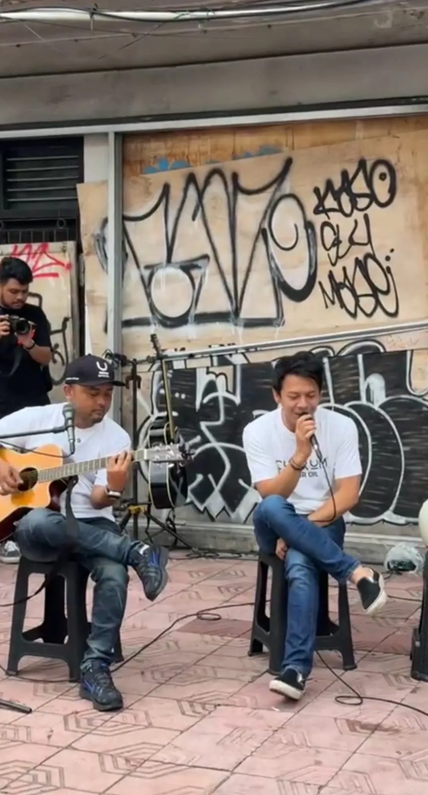 Ariel Bawakan Lagu "Yang Terdalam" (credit: instagram/mabscoot)