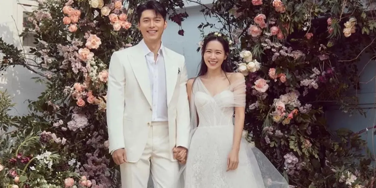 Son Ye Jin dan Gaun Fairy-Tale yang Lembut dan Feminin