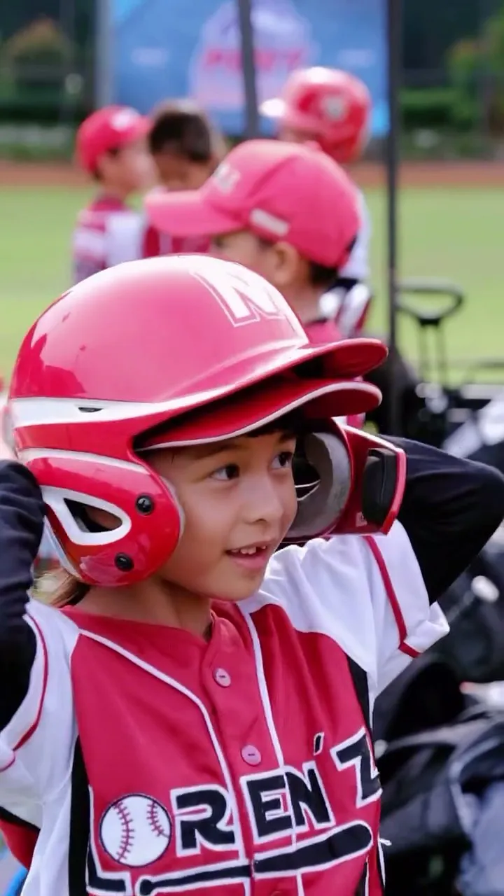 Potret Natusha anak Chelsea Olivia tanding baseball (credit: Instagram.com/glennalinskie/)