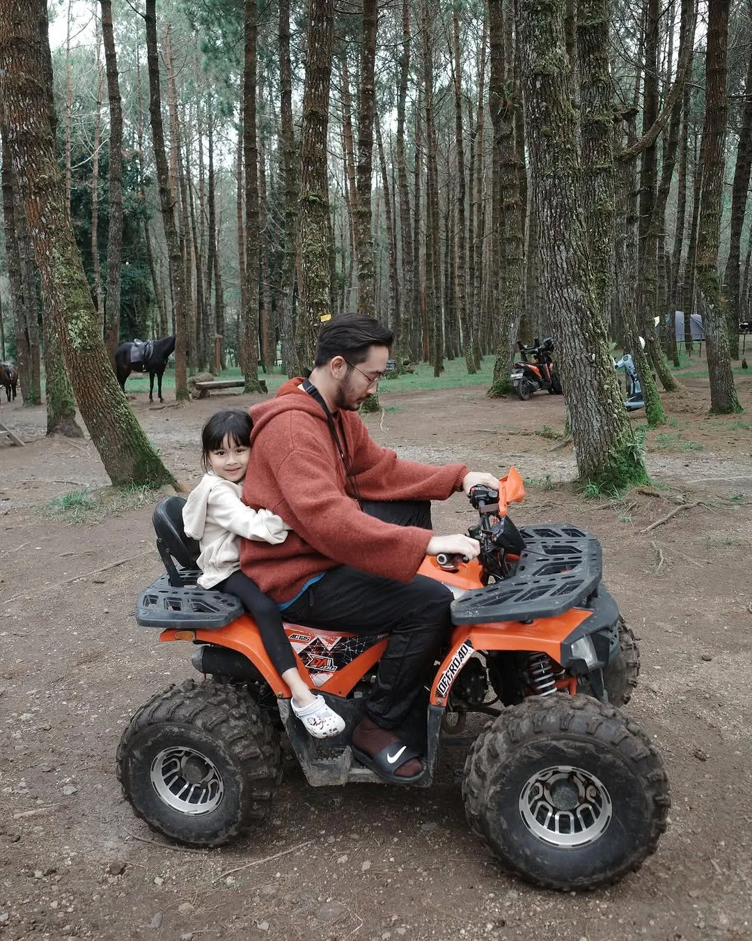 Hingga Jeje Govinda yang Naik Mini Jeep