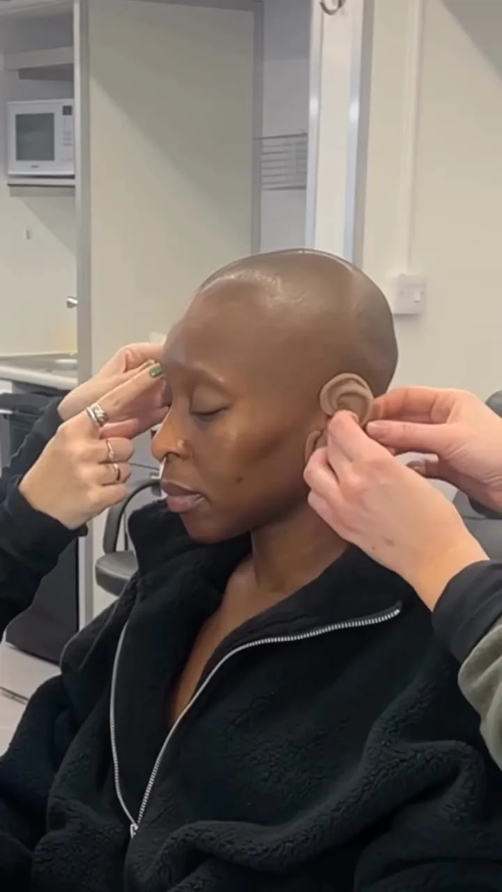 Transformasi Cynthia Erivo Jadi Elphaba (credit: instagram/oliviajerrard_fx)