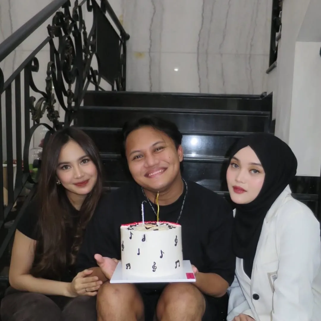Foto di Bawah Tangga