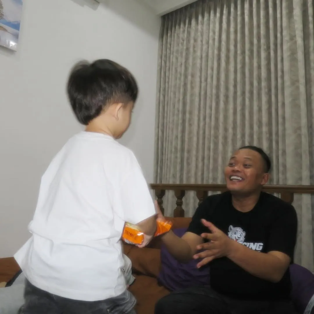 Adzam Datang