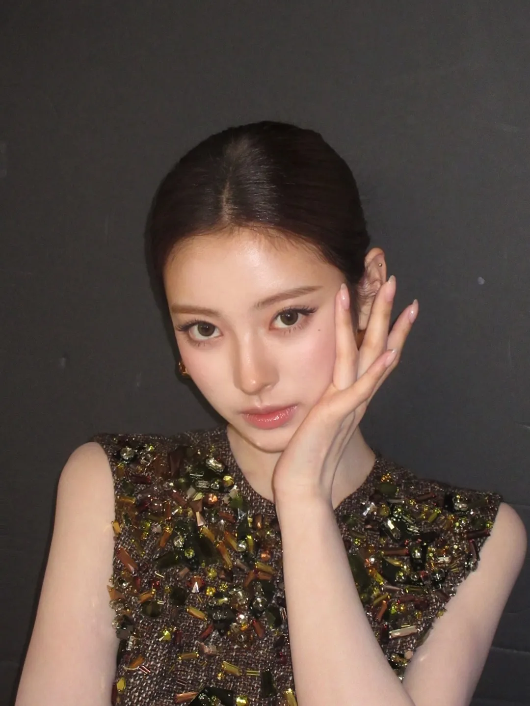 Visual Anna MEOVV memikat Knetz lewat gaya elegan dan natural (credit:instagram.com/meovv)