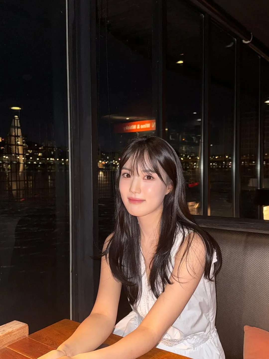 Sweet Look di Restoran Malam Hari