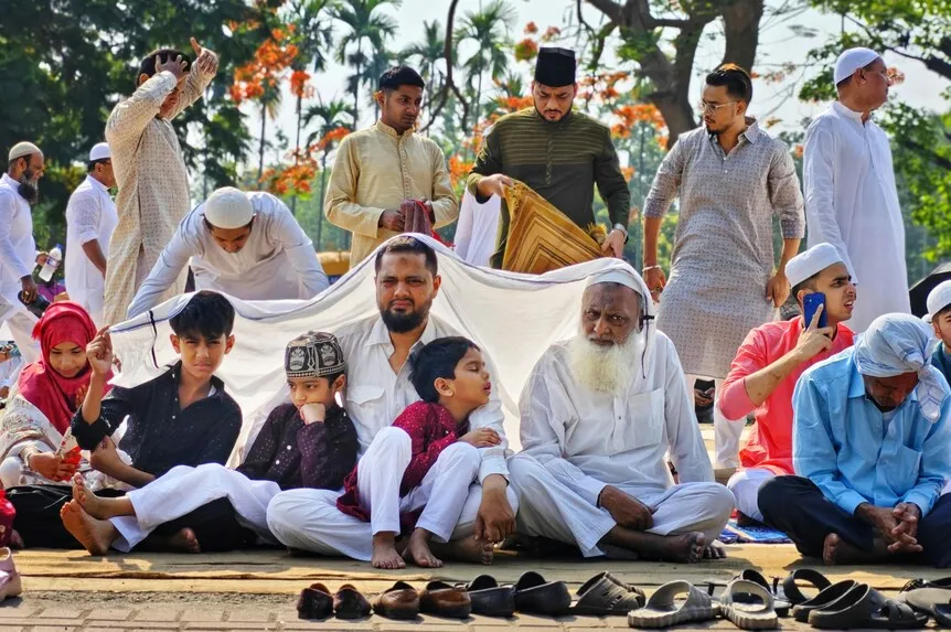 Ucapan Idul Fitri untuk sahabat dekat (credit:unsplash.com/id/@dibakar16roy)
