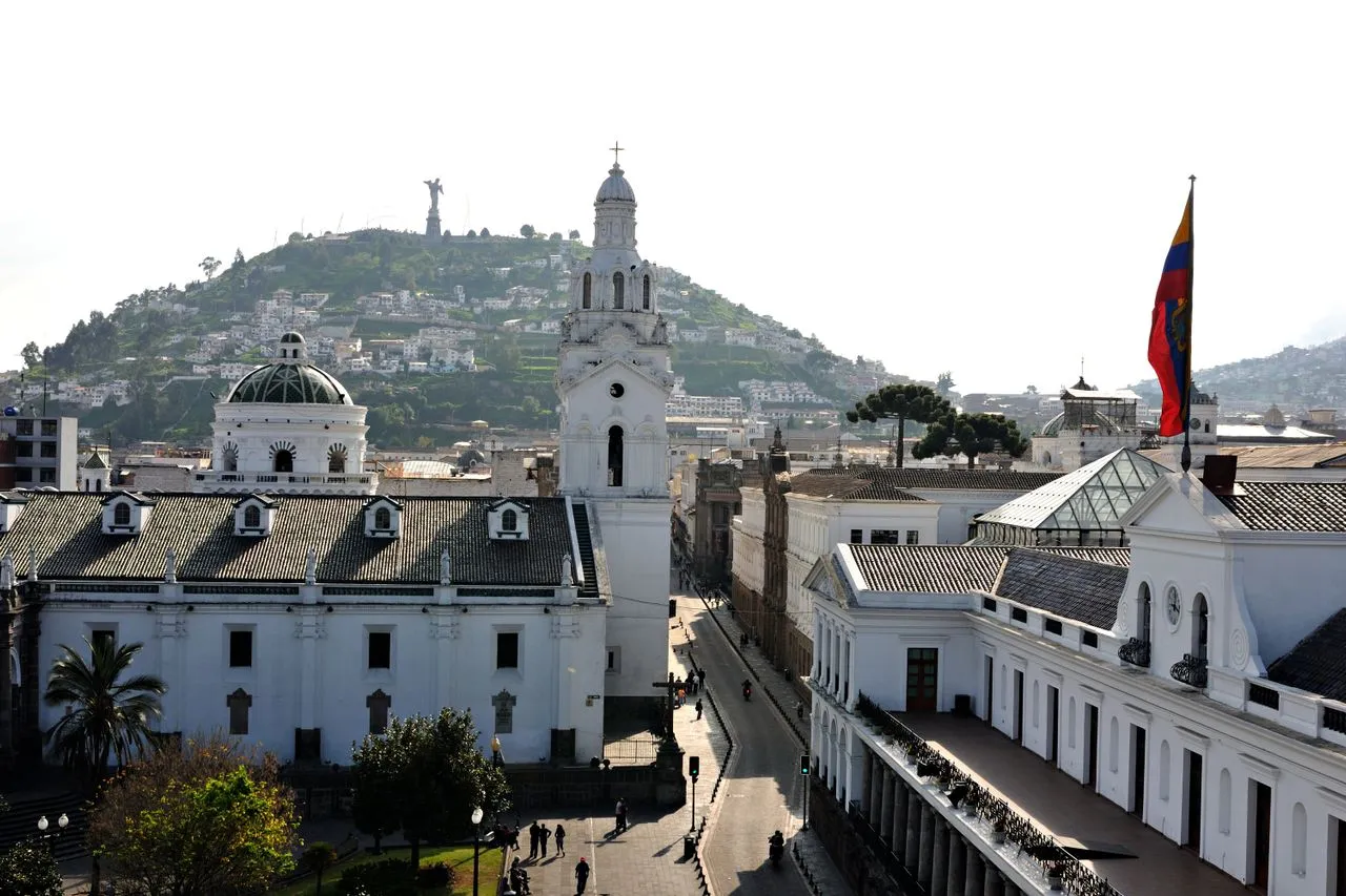 Quito (Photo by DΛVΞ GΛRCIΛ on pexels)