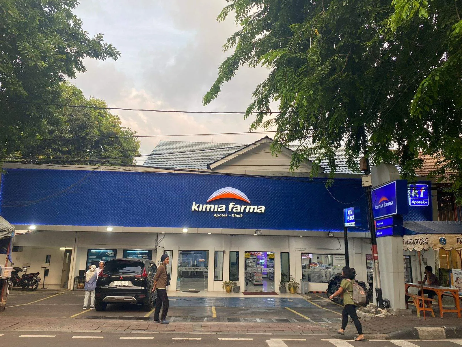 Kimia Farma (1817). Foto: labkimiafarma.co.id