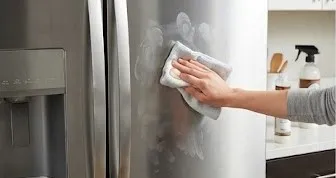 Manfaat Minyak Kelapa untuk Perawatan Rumah (AI Generated)