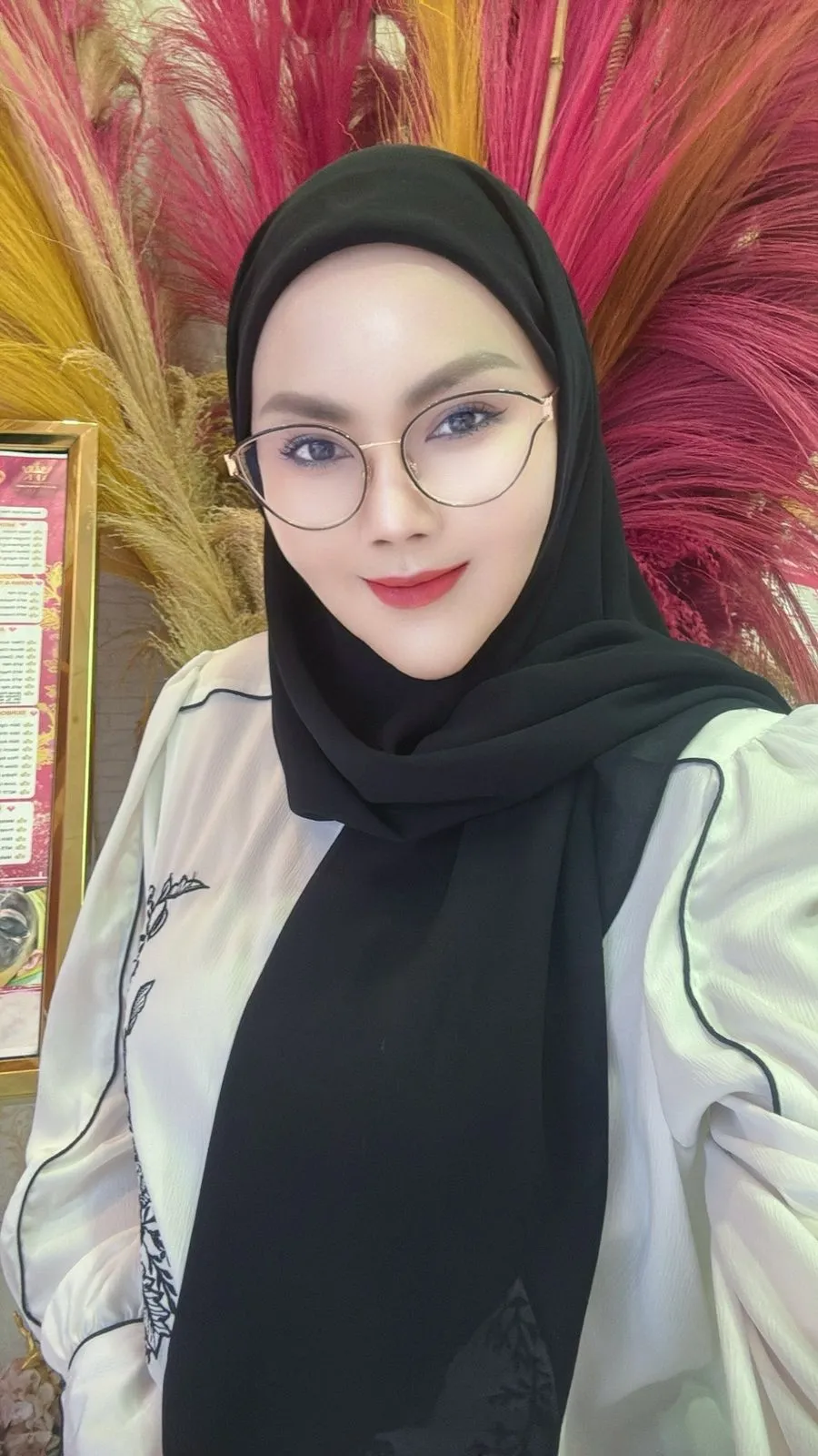 Ade Fitrie Kirana tekankan bahaya tren flexing (Credit: Dokumentasi Pribadi)