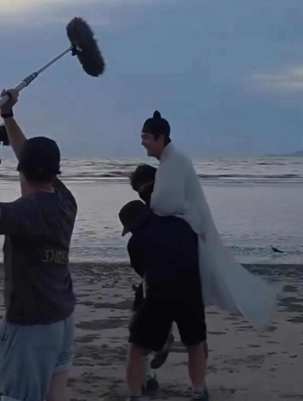 Kang Tae Oh Adegan Berkuda di MOON RIVER (credit: x.com/de__charm)