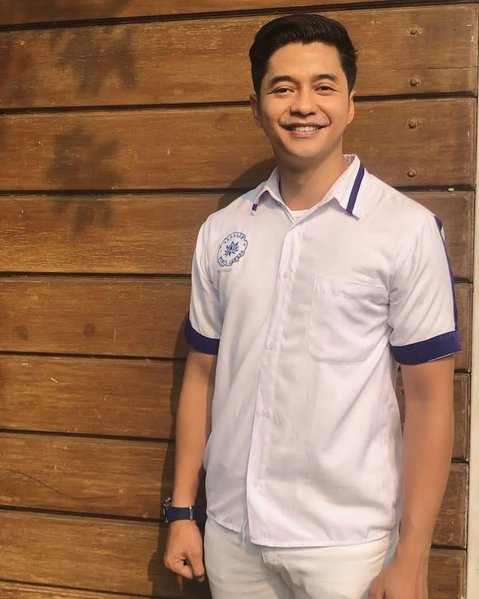 Adly Fairuz bersandar (c) instagram.com/adlyfairuz