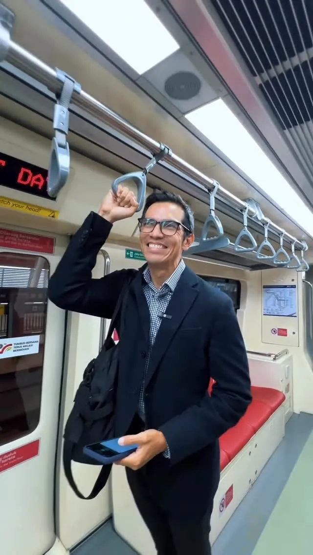  instagram.com/adrianmaulana)