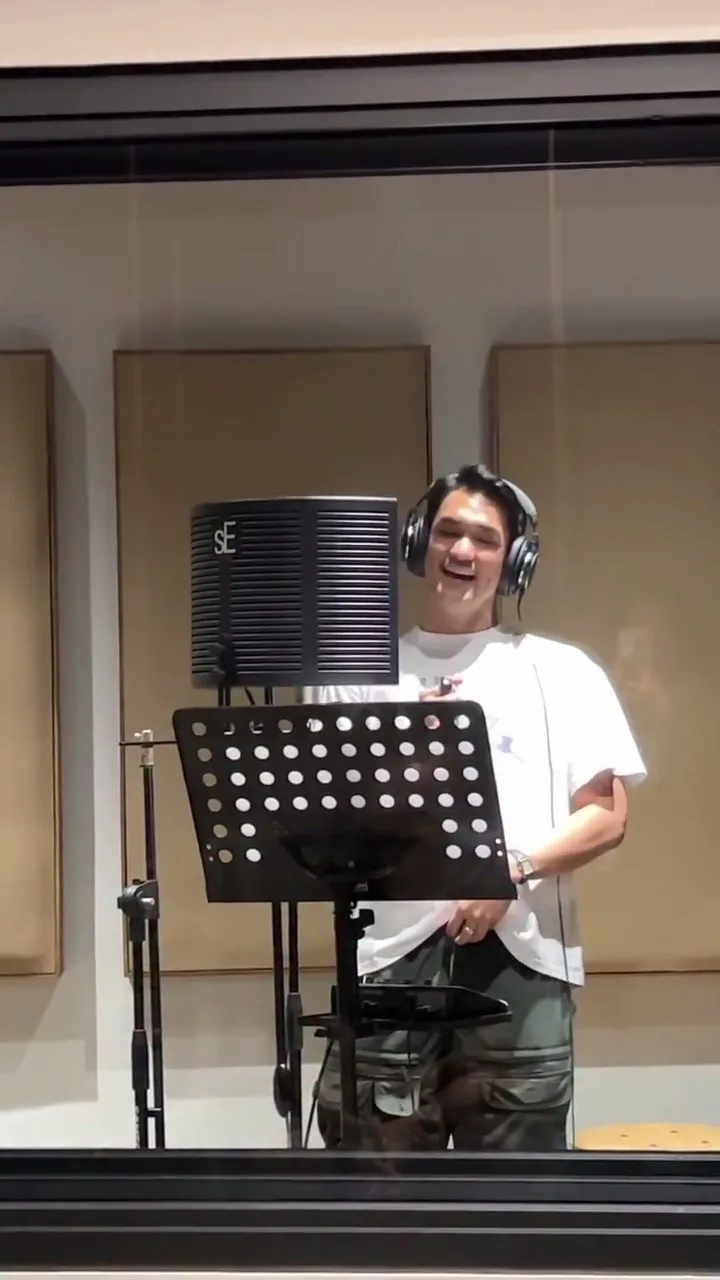 Proses Afgan rekaman lagu Kacamata (credit: Instagram.com/afgan__/)