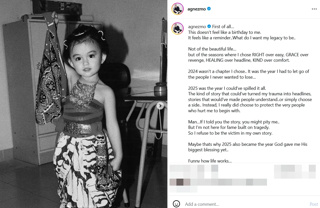 Agnez Mo kecil pakai kemben Â©  instagram.com/agnezmo