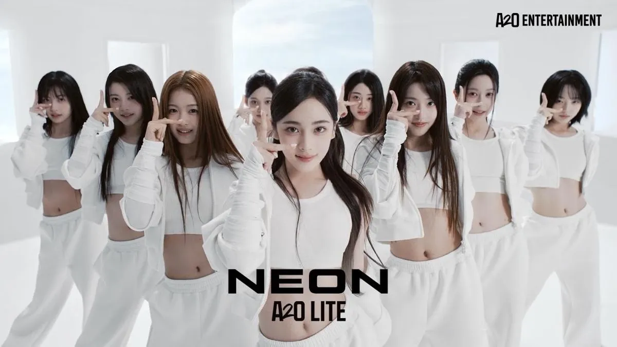 A20 LITE memulai debutnya di bawah label A20 Entertainment milik Lee Soo Man melalui single NEON (source: A20 Entertainment)