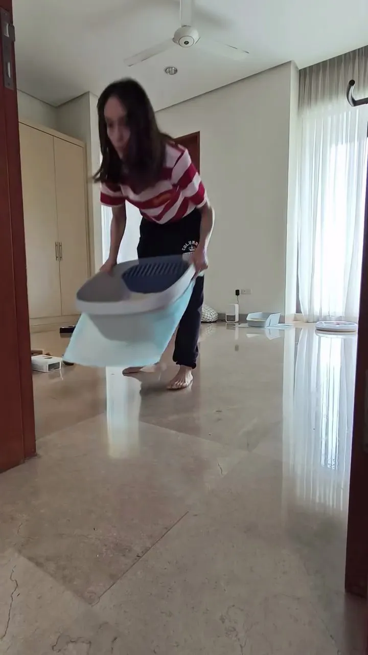 Aktivitas Cinta Laura ditinggal mudik ART (credit: Instagram.com/claurakiehl/)