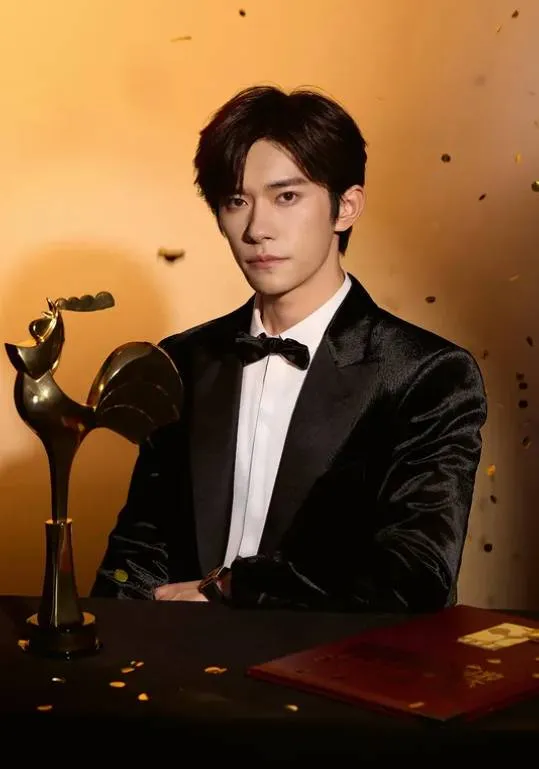 Jackson Yee - instagram.com/@jacksonyee_youtube