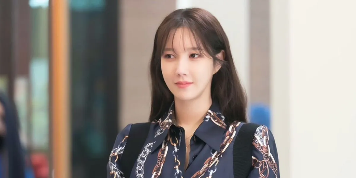 Lee Ji Ah: Senior Berbakat yang Kadang Kurang Energi