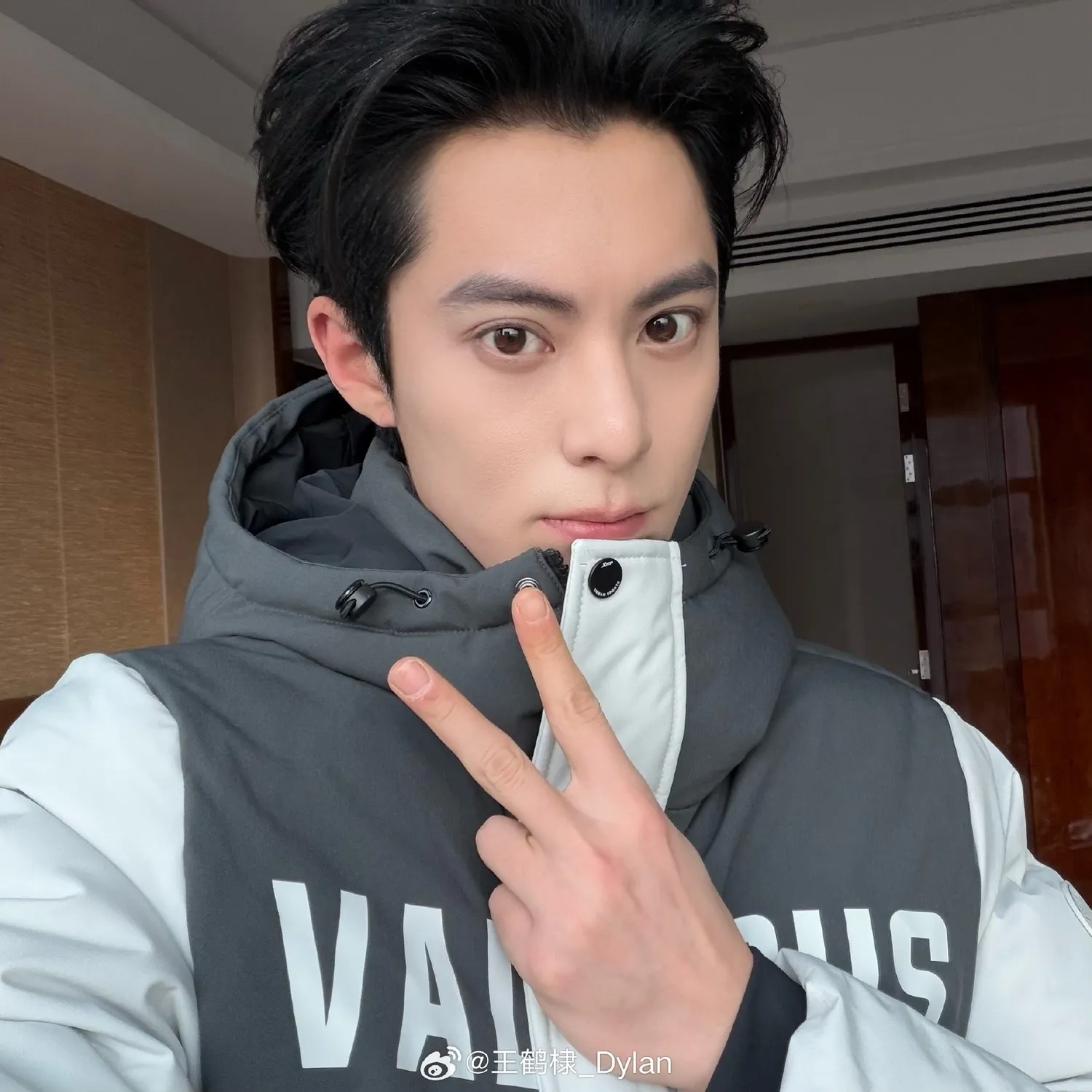 Temukan akun Instagram aktor China tampan idola sejuta umat (credit:weibo)