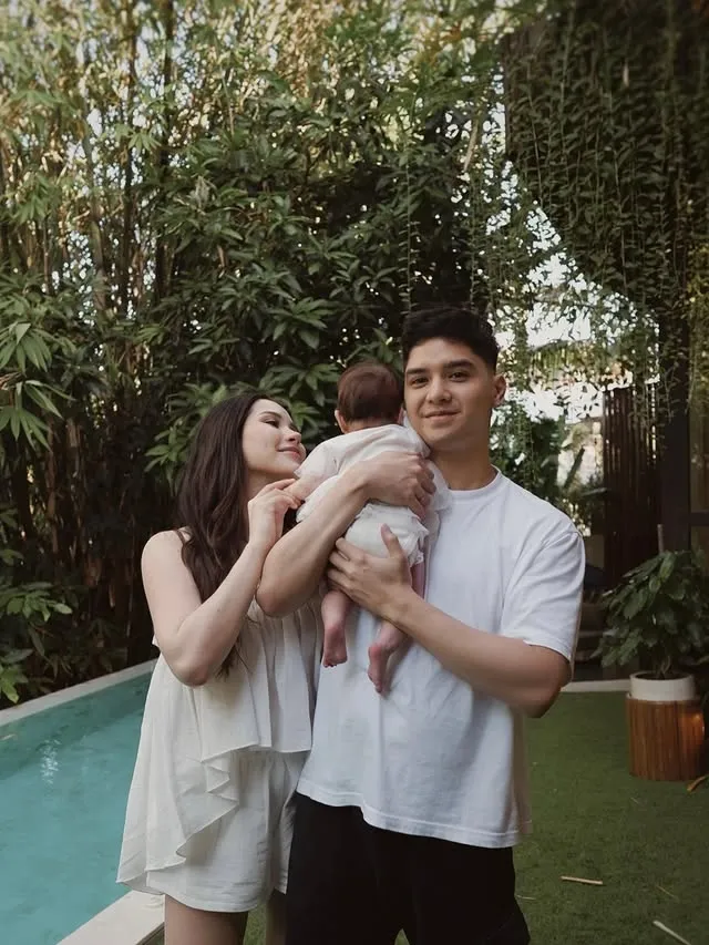 Alyssa dan Al Ghazali bersama Soleil © instagram.com/alghazali7