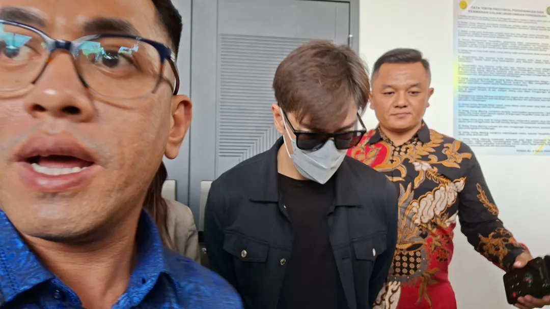 Anthony Xie Menunduk © KapanLagi.com/Fikri Alfi Rosyadi