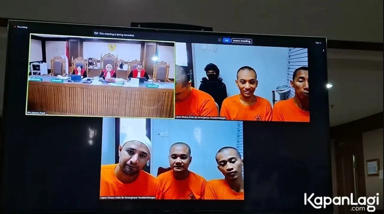 Ammar Zoni saat video call dengan pacar (credit: KapanLagi.com/Fikri Alfi Rosyadi)