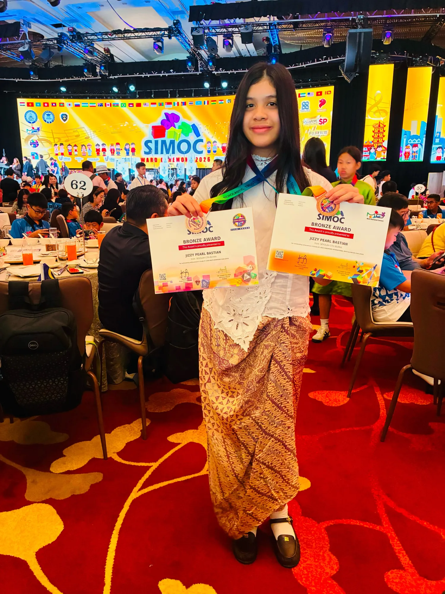 Jizzy Pearl di kompetisi matematika Singapura © instagram.com/vinogbastian__