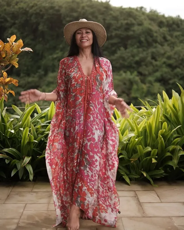 Anggun pakai dress cantik © instagram/anggun_cipta