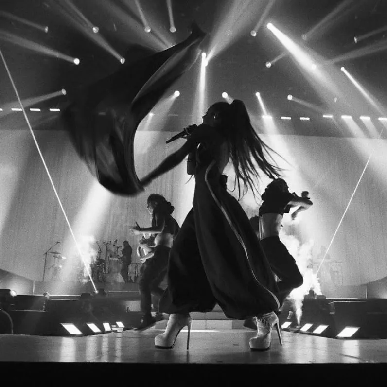 Berterima kasih pada penggemar (credit: instagram/arianagrande)