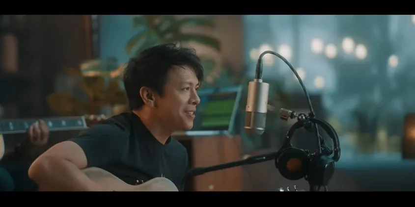 Ariel NOAH tampil live take di lagu Never True (credit: Instagram.com/arielnoah/)